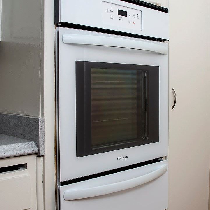 1st image of 1035 Melrose Ave APT F
