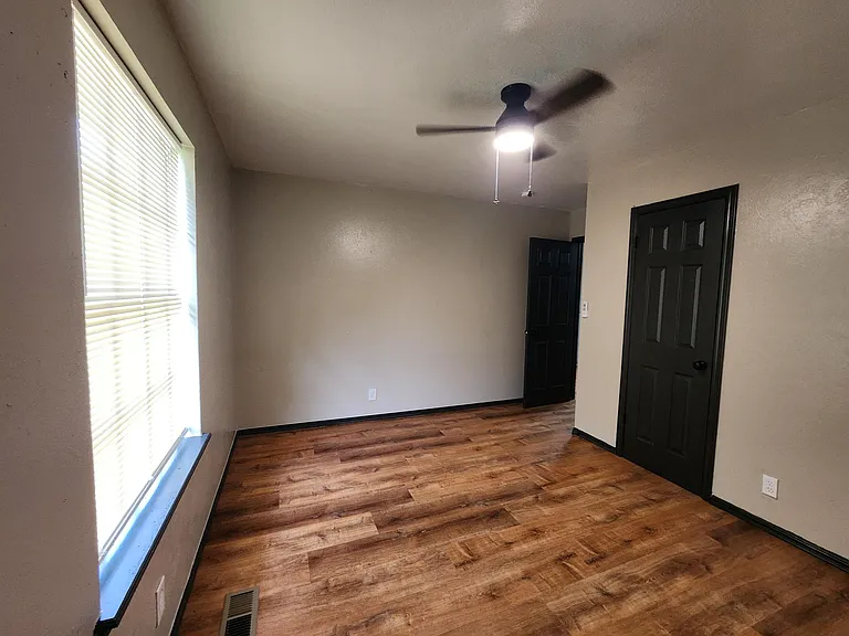 2429 NW 110th St — Photo 30