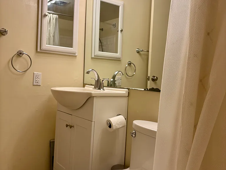 18617 Walkers Choice Rd #1 — Photo 7