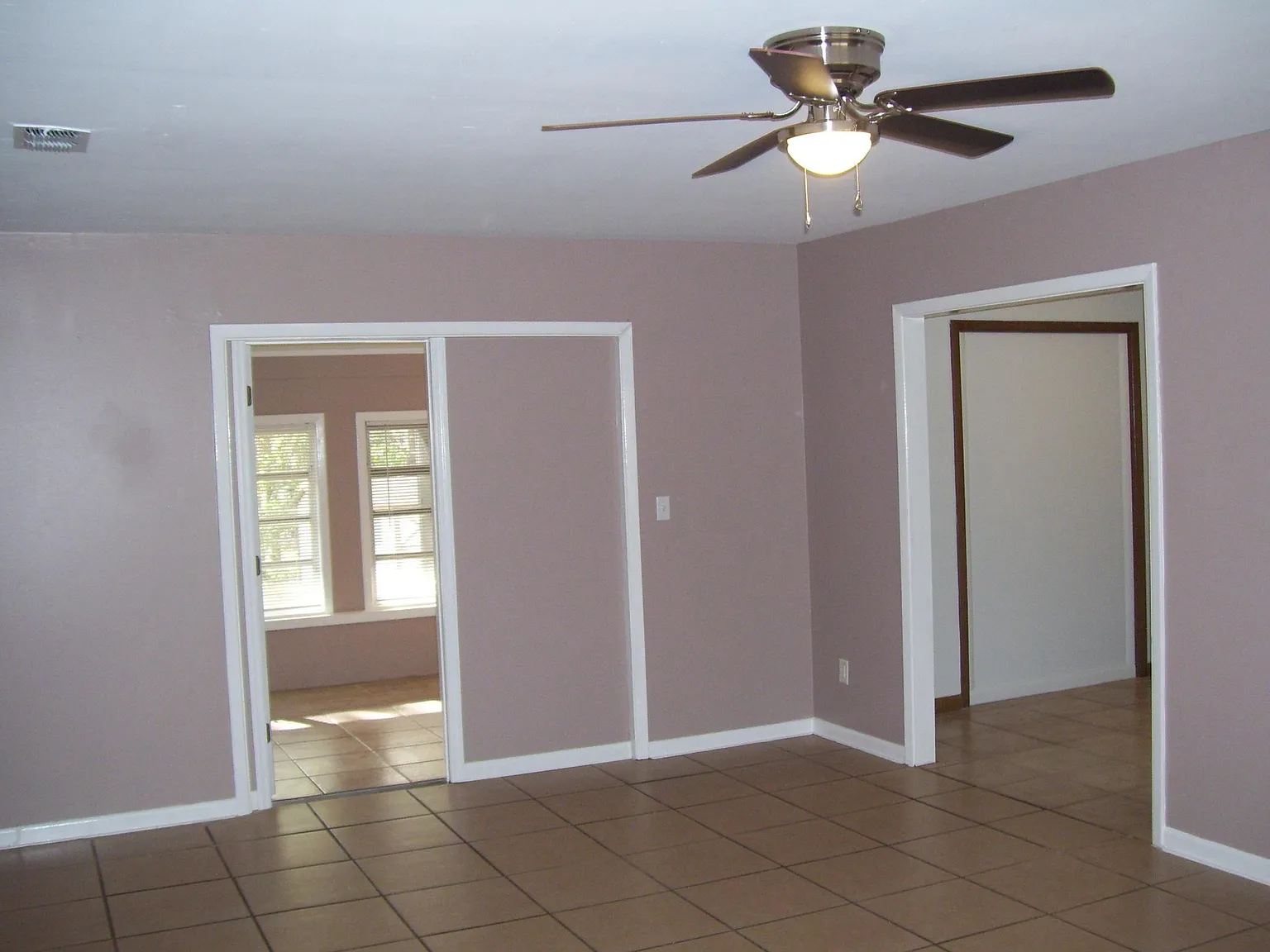 3 bed, 1795 sqft, $1,400 — Photo 3