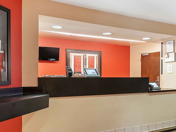 Lobby and Guest Check-in