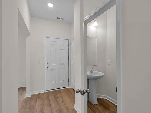 2nd image of 735 Fountainbrook Ln