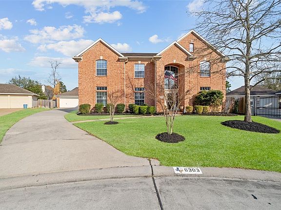 Quiet cul-de-sac lot with home facing West. The sun sets in the front making for cooler evenings in the backyard.