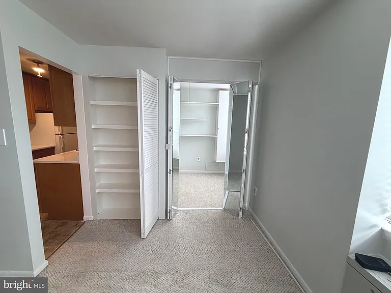 4390 Lorcom Ln #404 — Photo 6