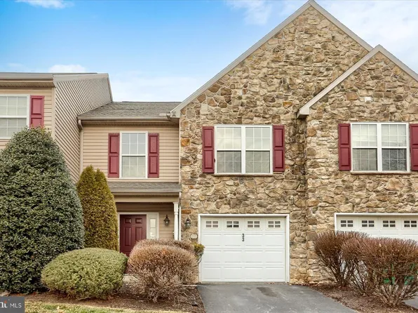 33 Carousel Cir, Hershey, PA 17033
