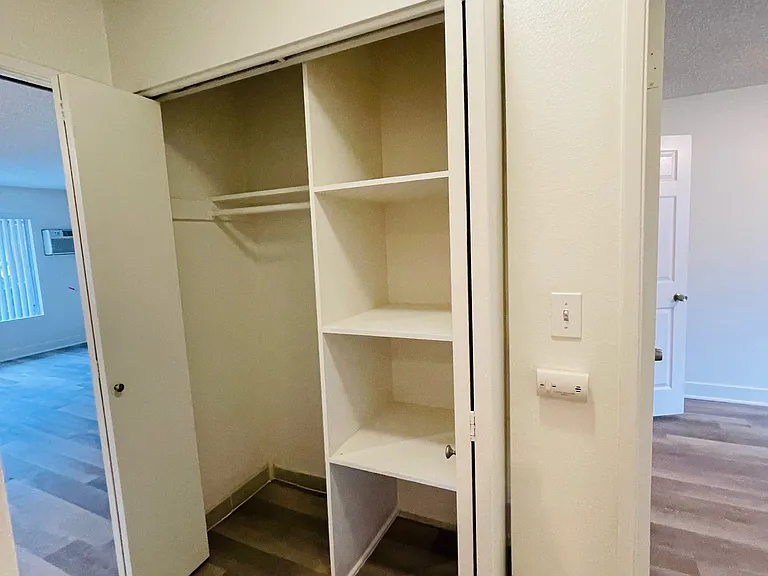 Winston Villa Apartments — Photo 8