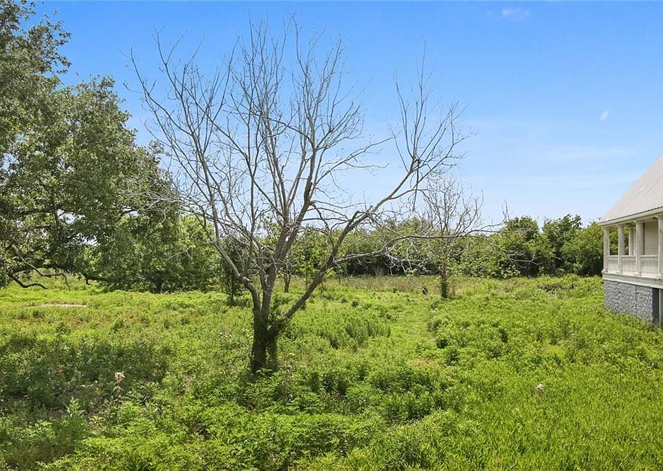 1st image of 127 Battistella Rd