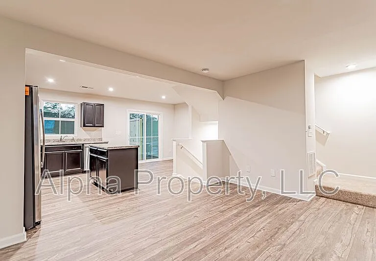301 Parkridge Way — Photo 6