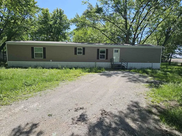24 N Austin Ave, Herrick, IL 62431