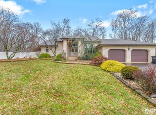 88 Union Valley Rd, Monroe Township, NJ 08831