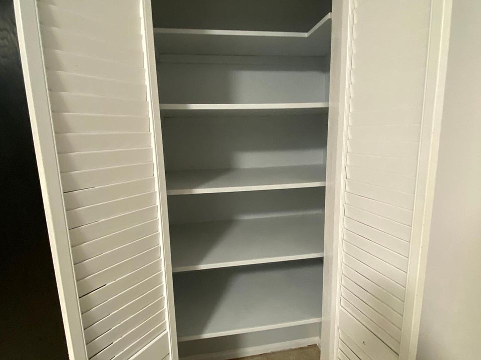 1st image of 2419 Bluffridge St