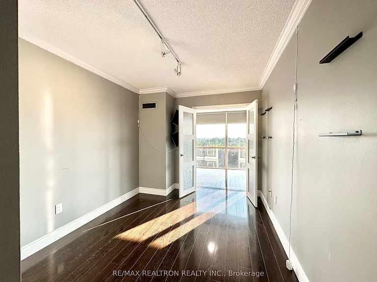 20 Harding Blvd W #711 — Photo 17