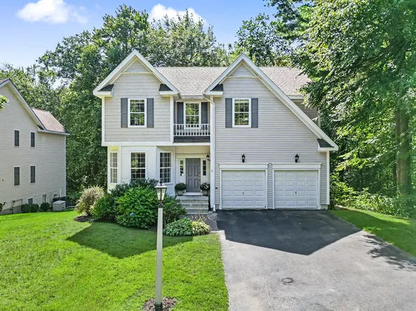 8 Southwood Dr Unit 8, Southborough, MA 01772