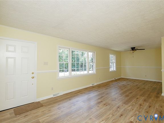 4th image of 12804 Chester Dr
