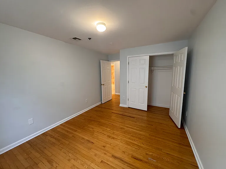 17 Norfolk St #2 — Photo 9