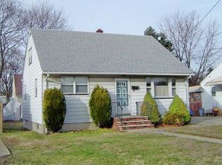 97 Macarthur Ave, Sayreville, NJ