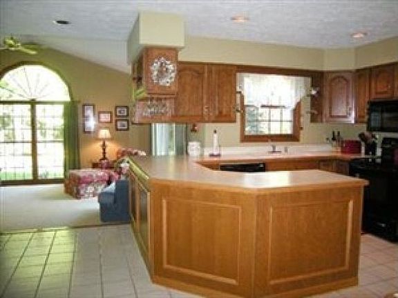 4th image of 310 Long Pointe Dr