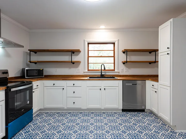 605 Bonham Ave — Photo 5