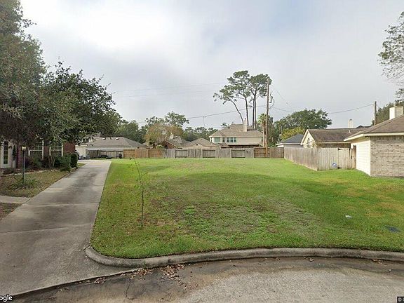 2nd image of 307 N Cypress Estates Cir