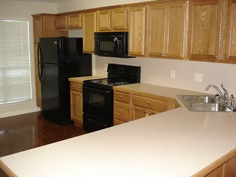 7 Rolling Brook Dr — Photo 4