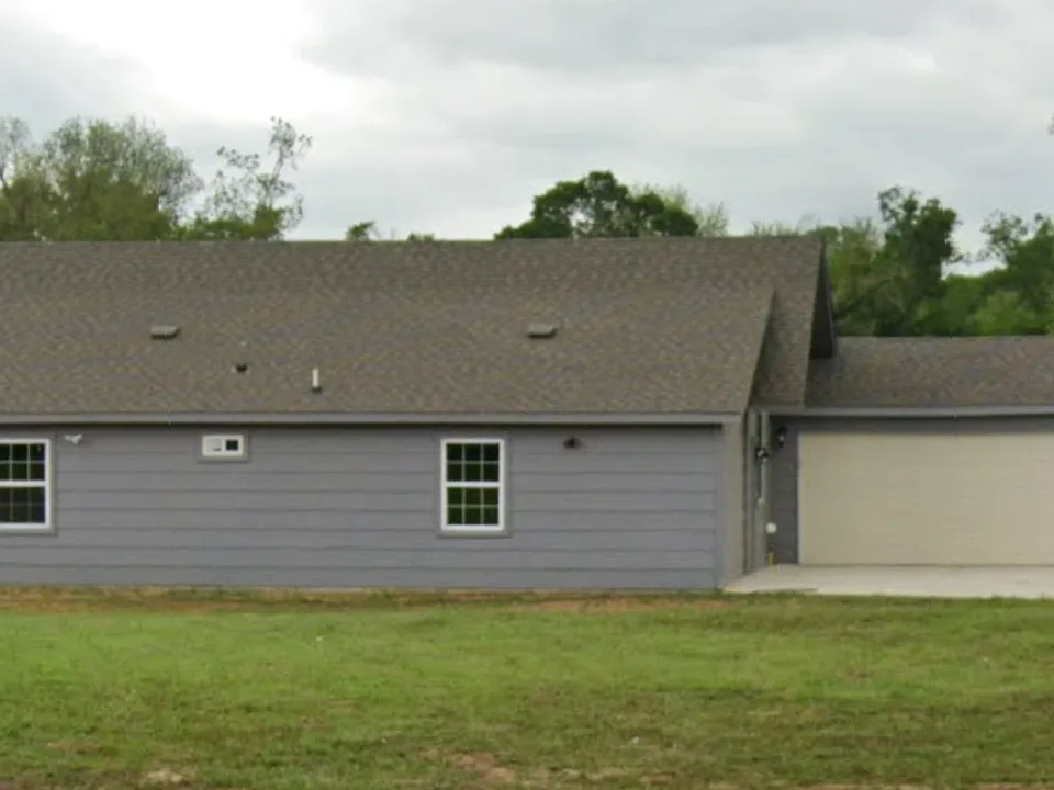 212 Donna St
