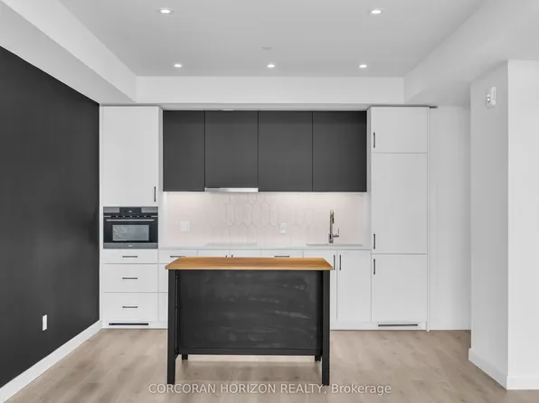 741 King St W #1708, Kitchener, ON N2G 0E9