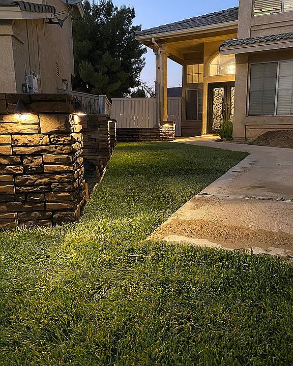 1st image of 14350 Las Flores Dr