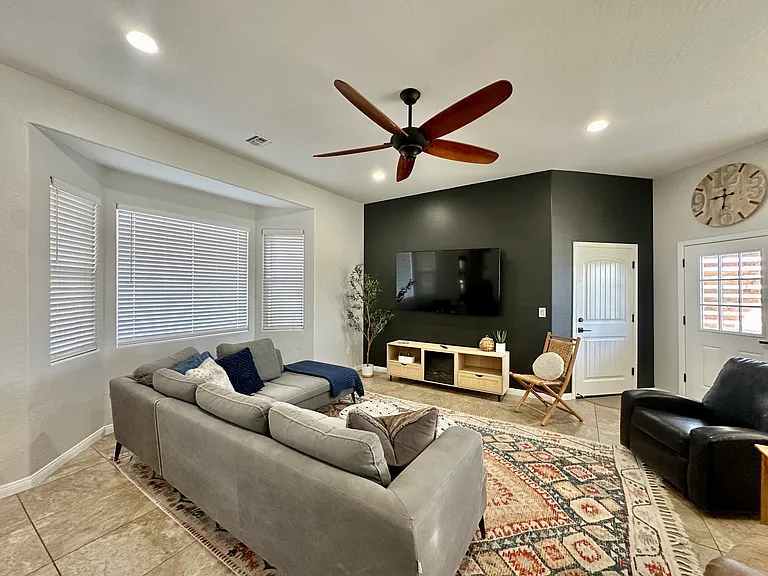 1319 S Brooke Ln — Photo 3