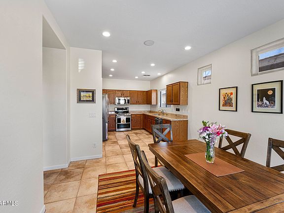 5th image of 40830 W BEDFORD Drive