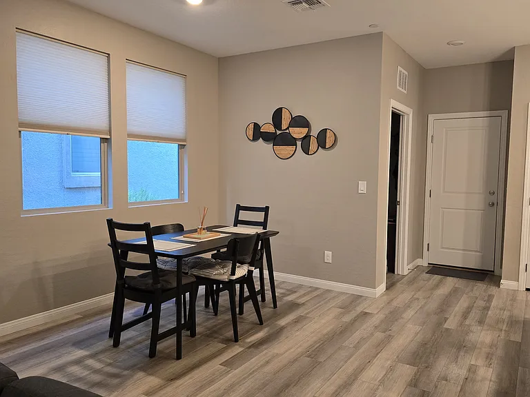 499 Fairview Hills St — Photo 9