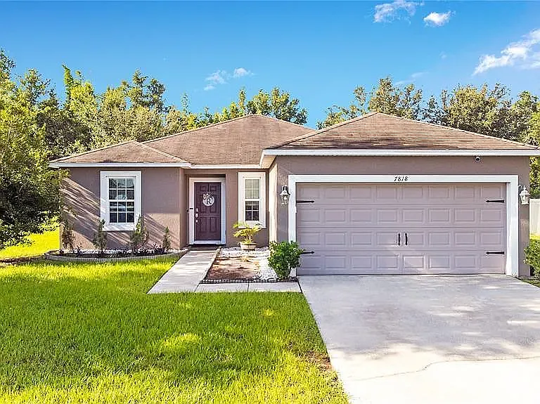 7818 Tanbier Dr — Photo 1