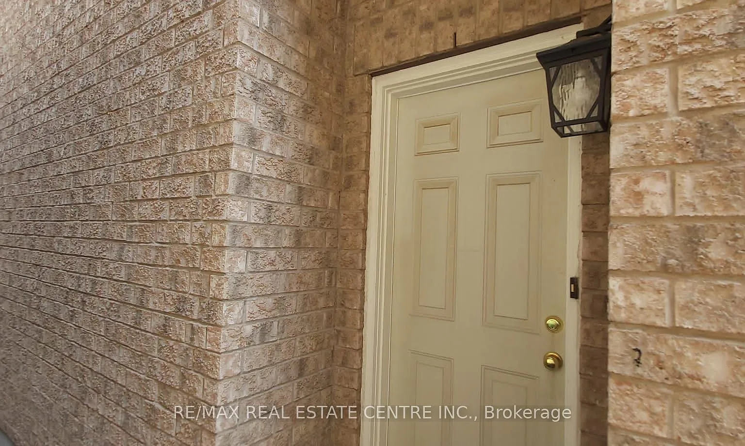 3 bed, $2,200 — Photo 2