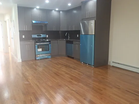 Rented by NY Space Finders Inc. | media 7