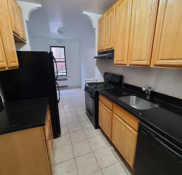 1730 E 18th St #1D — Photo 2