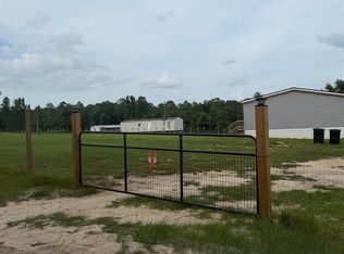 25592 Linholm Rd, Robertsdale, AL 36567