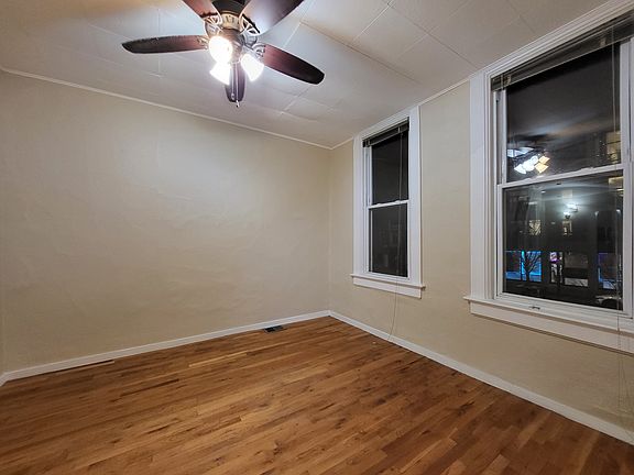 4th image of 2555 W Fullerton Ave #2