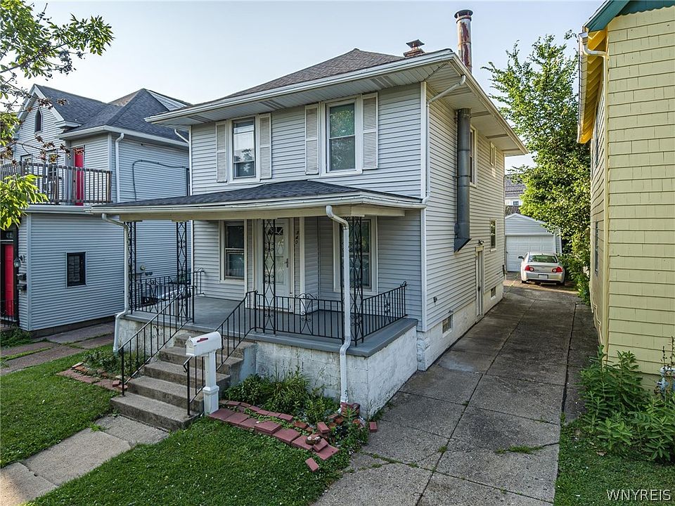 1st image of 140 Parkwood Ave