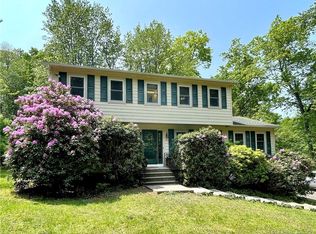 14 Wedgewood Dr, Danbury, CT 06811
