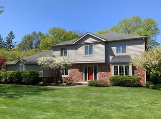 250 Woodstock Ct, Zionsville, IN 46077