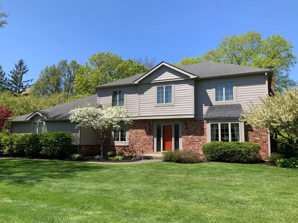 250 Woodstock Ct, Zionsville, IN 46077