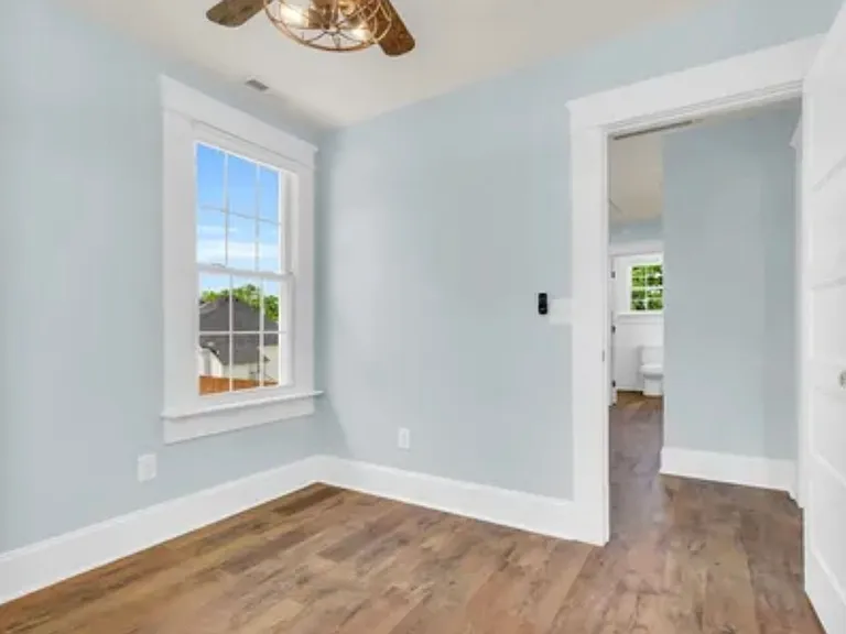 106 Grace St — Photo 28