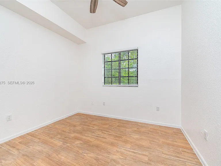 2851 Riverside Dr #207 — Photo 22