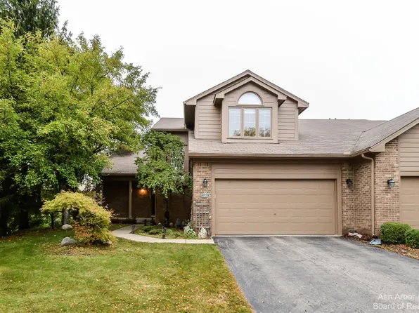 1261 Laurel View Dr, Ann Arbor, MI 48105