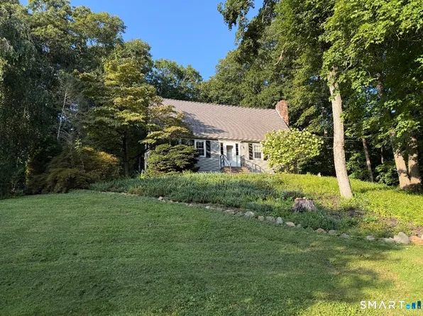 89 Janeway Drive, Guilford, CT 06437