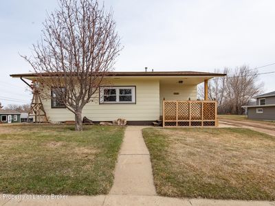 160 B Ave E, Dickinson, ND, 58601