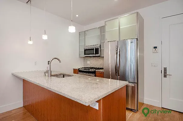 Kitchen, photo 1