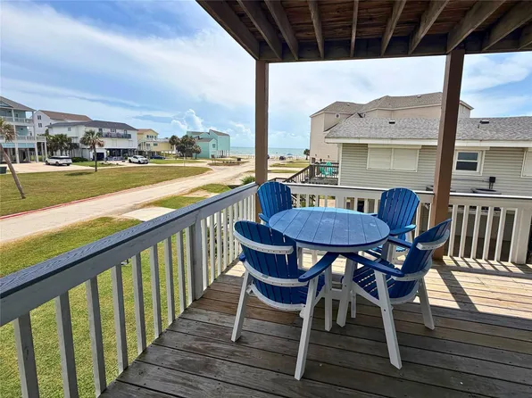 4203 Campeche Dr, Galveston, TX 77554