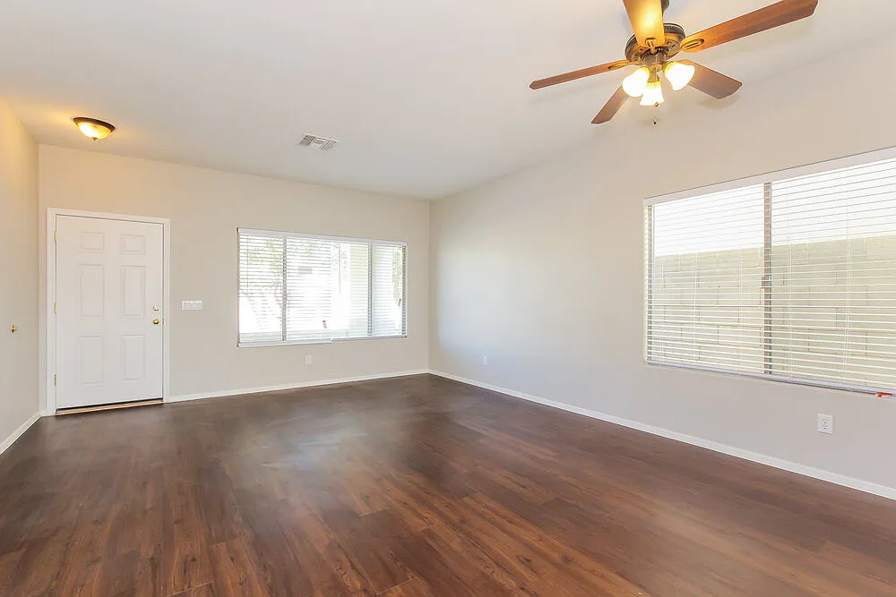 4 bed, 2.5 bath, 2114 sqft, $2,260 — Photo 3