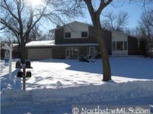 10187 Nightingale St NW, Coon Rapids, MN 55433