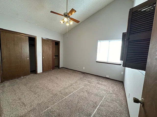 3 bed, 1.5 bath, 1302 sqft, $1,350 — Photo 3